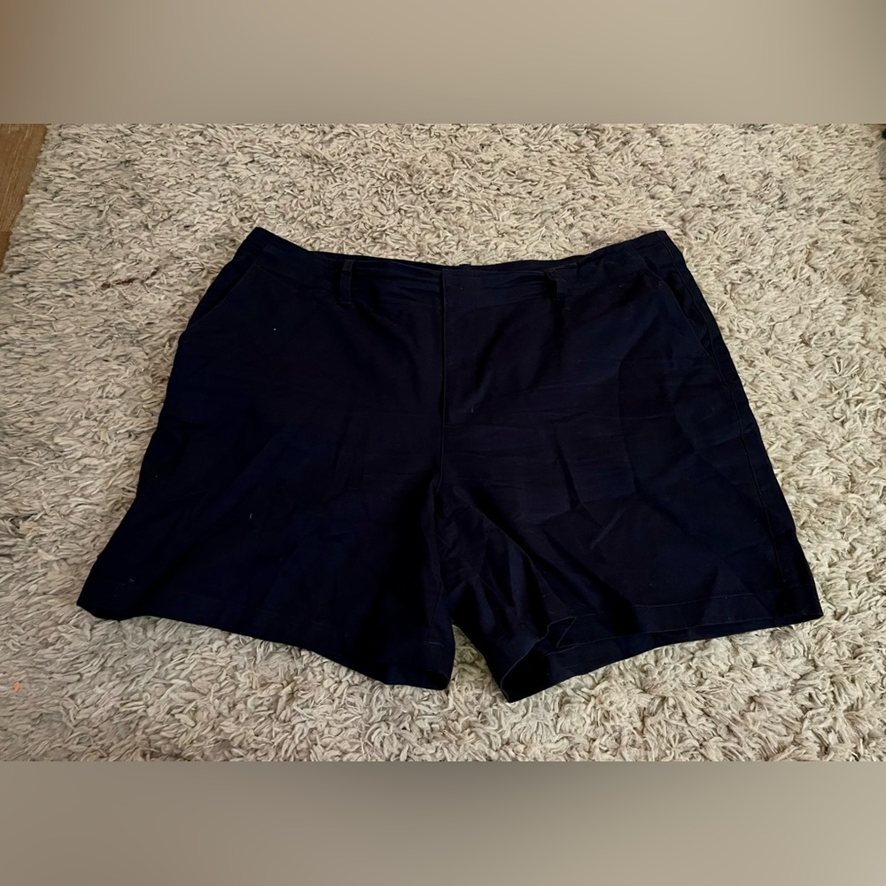 Covington brand navy blue shorts